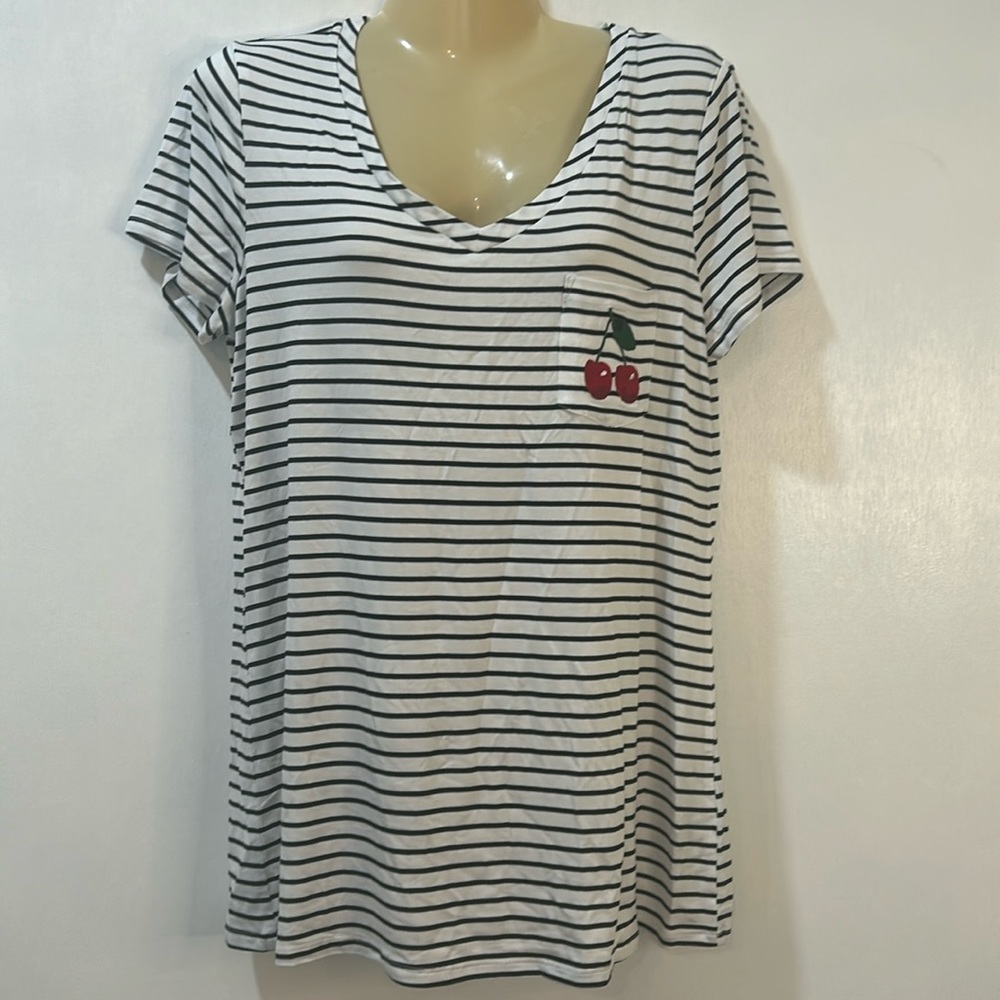 NEIMAN MARCUS BLOUSE WOMEN SZ L SHORT SLEEVE STRIPPED WHITE BLACK W CHERRY NEW